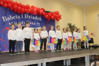 424611542_122146708910072202_2483431059475767891_n